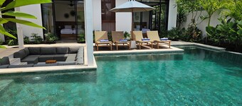 Exclusive West Bali 6-Person Villa - 60m2 Infinity Pool & Ocean-Side Luxury