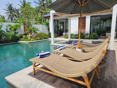Exclusive West Bali 6-Person Villa - 60m2 Infinity Pool & Ocean-Side Luxury