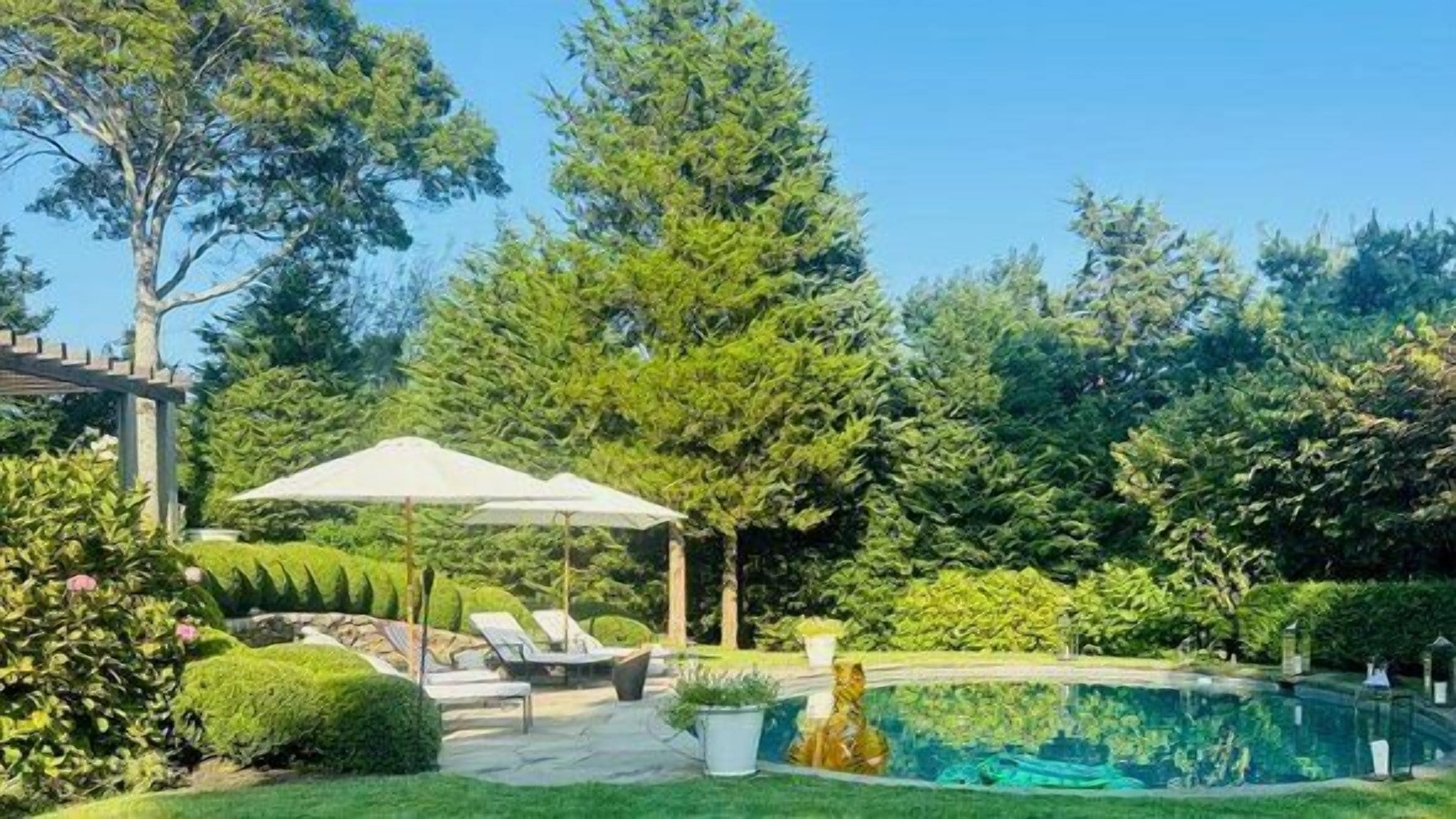 Lämmitetty uima-allas