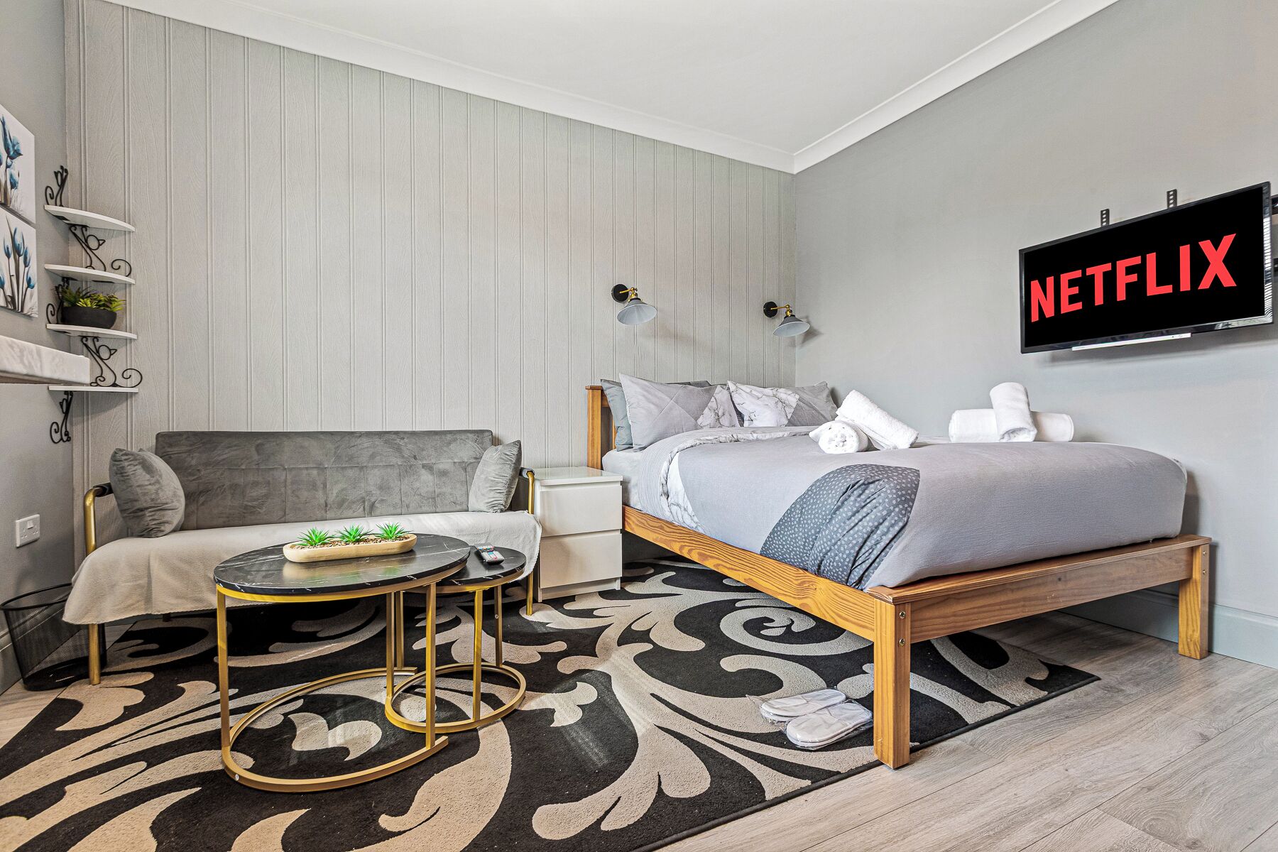 Studio, 1 King Bed, Kitchenette | Interior