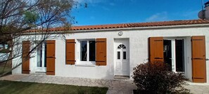 Exterior detail - Le Saule – Holiday Home on Oléron Island, 700 m from Town, Near Beaches (Saint-Pierre-d'Oléron)