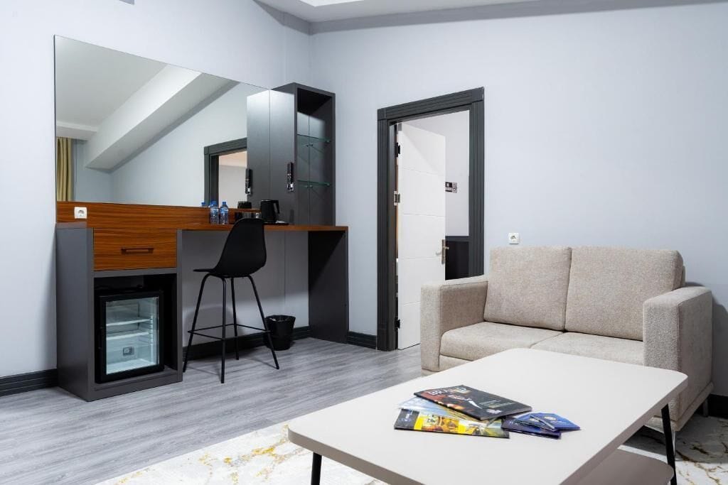 Luxury Suite | Living area