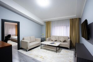 Suíte superluxo, vista para o pátio | Roupas de cama antialérgicas, frigobar, cofres nos quartos