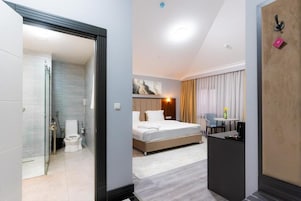 Ropa de cama hipoalergénica y minibar