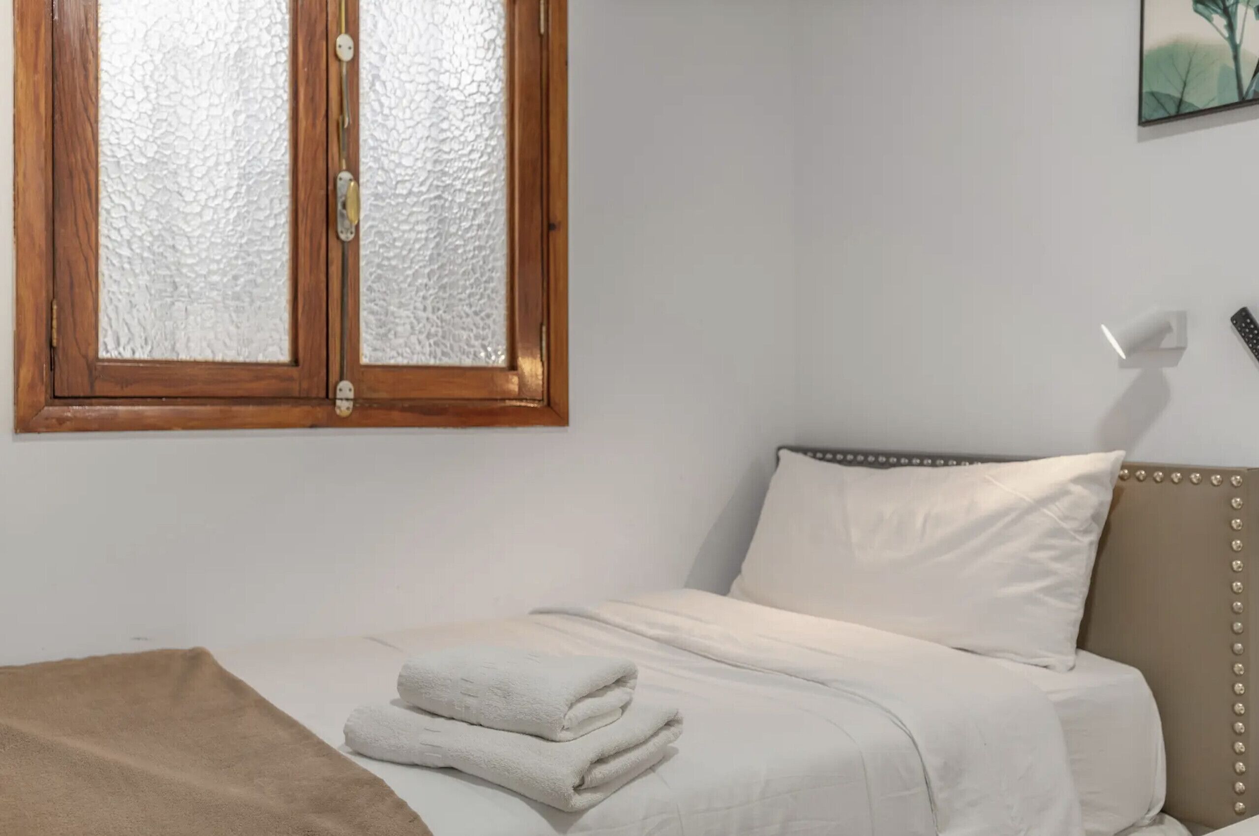 Free WiFi, bed sheets