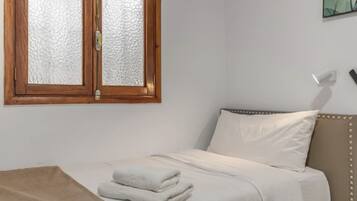 Free WiFi, bed sheets