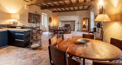 Gßte au 1er étage du Chùteau des Ducs de Mortemart