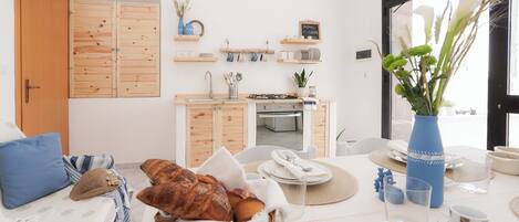 Apartment, 1 Queen Bed with Sofa bed, Kitchen | Dining