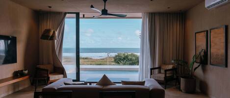 Téléviseur, bureau