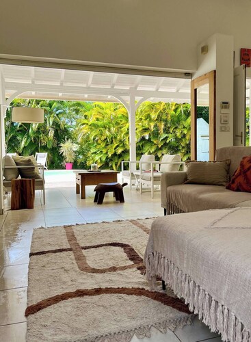 Villa Amazon, panoramic views over lush nature and a private pool