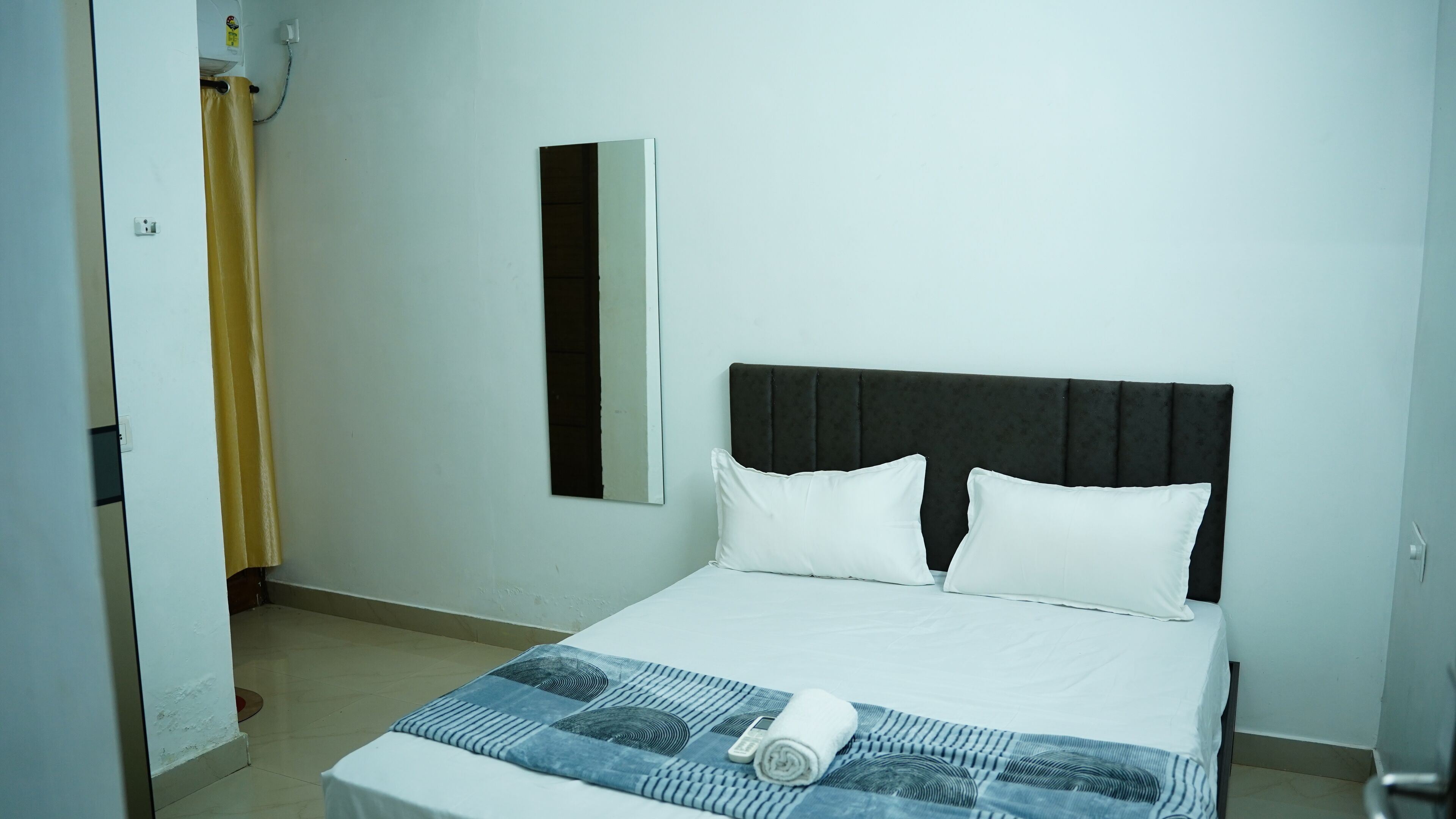 Bureau, espace de travail pour ordinateurs portables