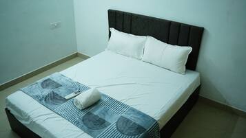 Desk, laptop workspace, free WiFi