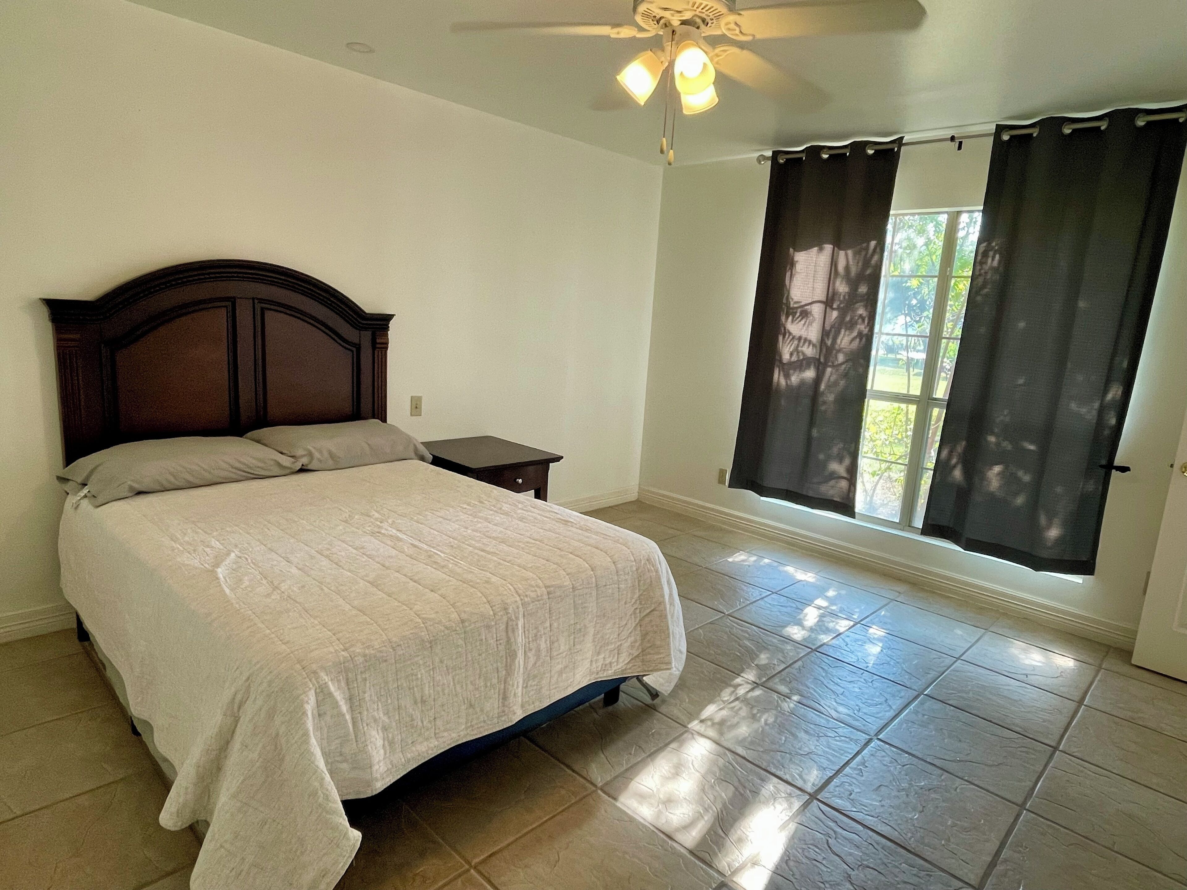 5 bedrooms, desk, iron/ironing board, free WiFi