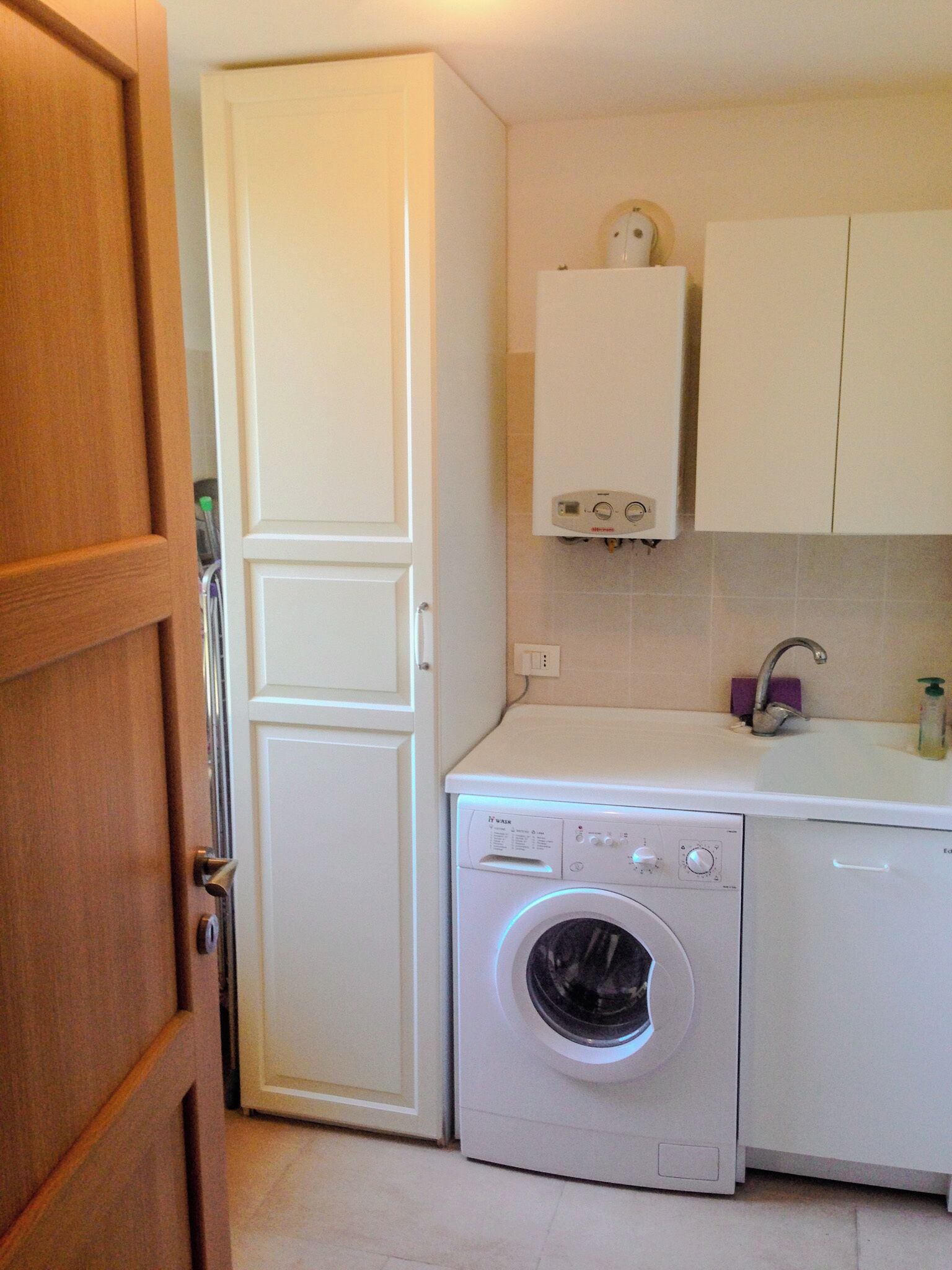 Executive Apartment | Laundry