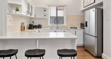 Nestled in a quiet street, minutes from Perth City Centre, Crown & Optus.