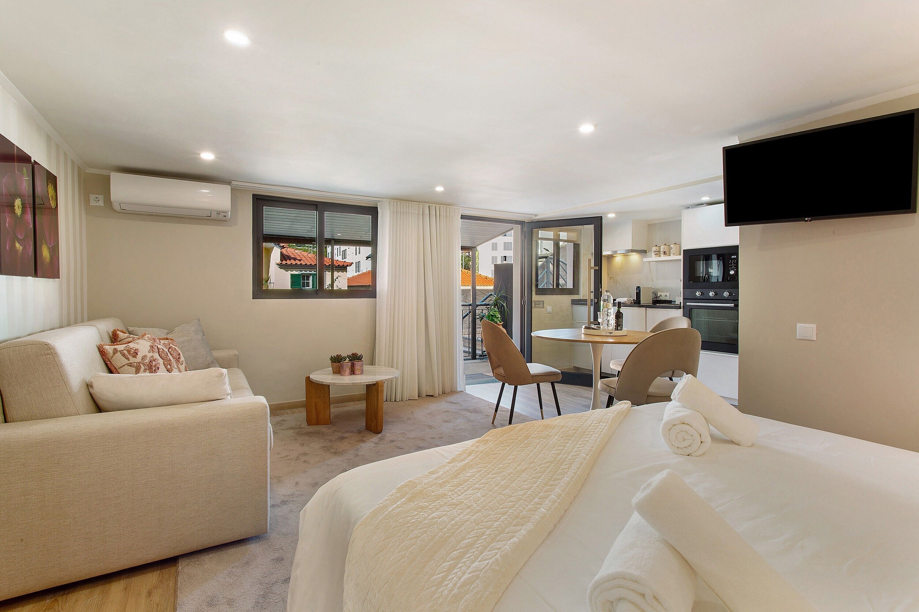 1 habitación, tabla de planchar con plancha, wifi y ropa de cama 