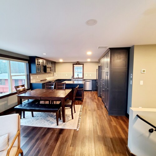 Harbor View Sanctuary Suite, luxury Three Bedroom 2.5 bath on Lake Superior.