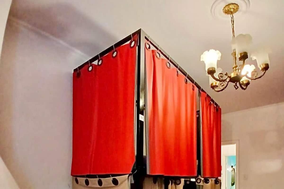 Blackout drapes, free WiFi