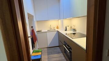 Kühlschrank, Ofen, Geschirrspüler, Toaster