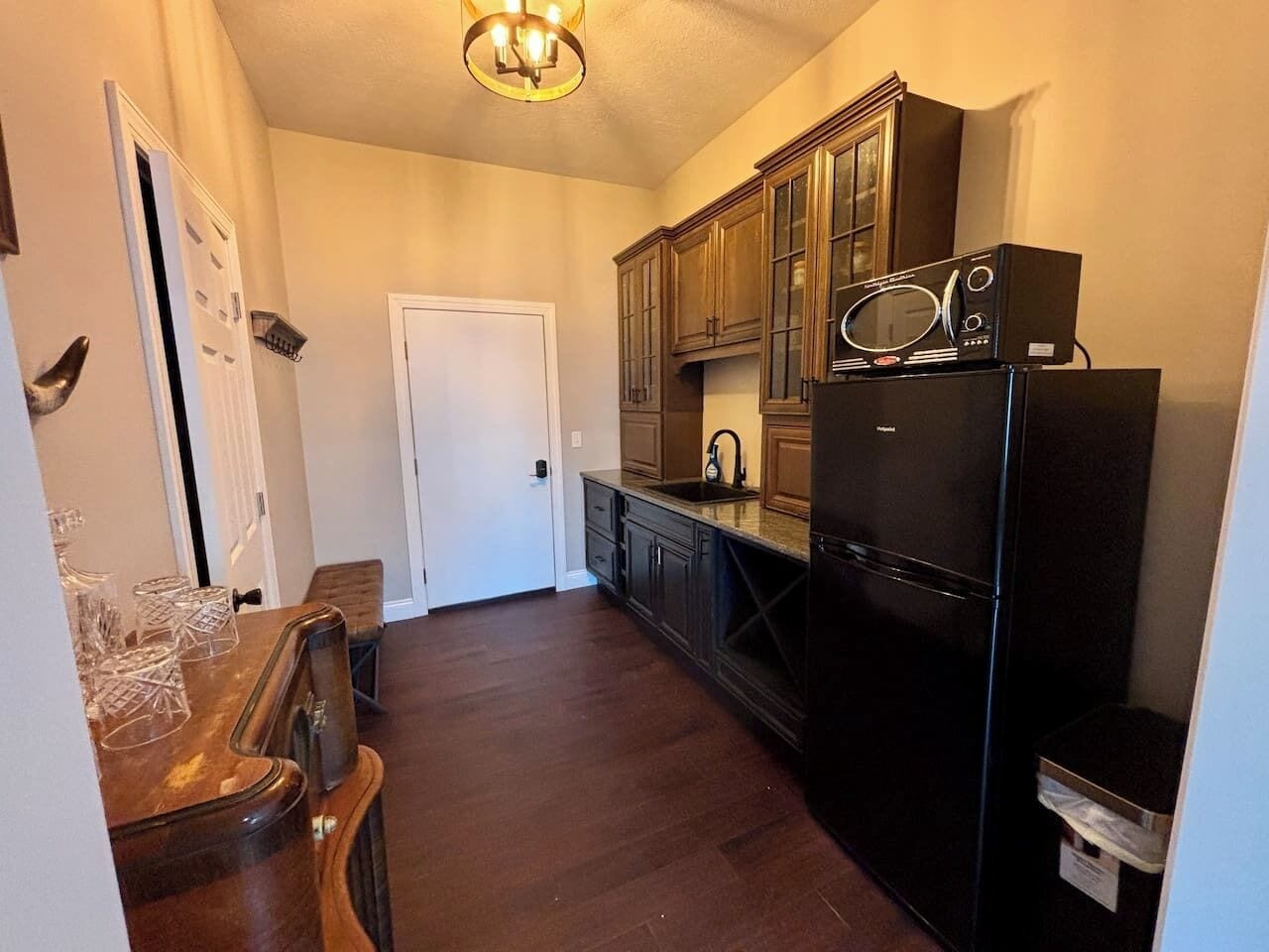 Fridge, microwave, coffee/tea maker, toaster