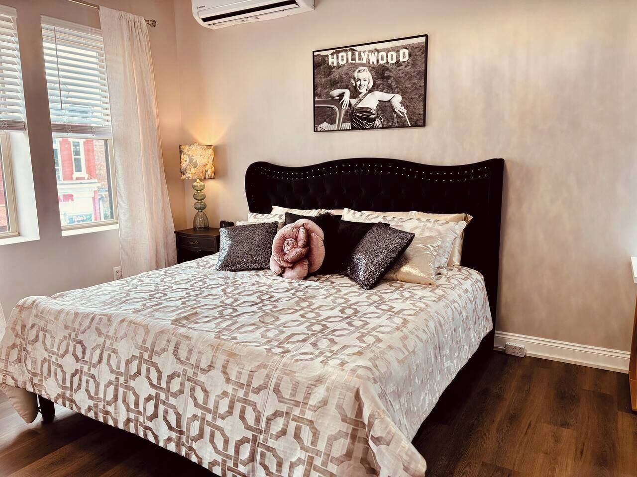 1 habitación, tabla de planchar con plancha, wifi y ropa de cama 