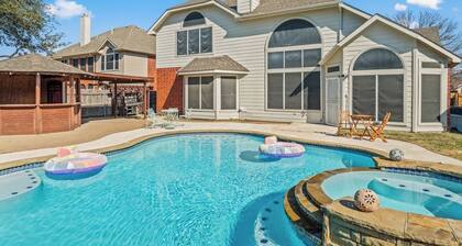 4BR Retreat pool/BBQ/Game room