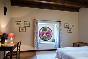 2 bedrooms, iron/ironing board, travel cot, free WiFi - Don Paolo 2/4 people in a historic villa near Naples, Vesuvius, Pompeii, Caserta (Nola)