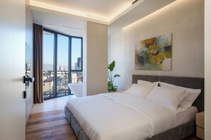 2 bedrooms, iron/ironing board, free WiFi, bed sheets - EE Homes- Curated Design, Tub & Skyline Views (Tiranë)