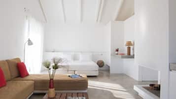 Suite, Garden View | Living area