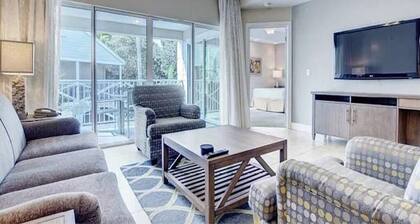 Beautiful fully furnished 2-bedroom condo that sleeps 8 at Orlando area resort