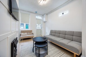 Smart TV - 3Bed Home Near Jameson Distillery & Luas Line (Dublin)