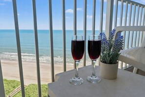 Outdoor dining - Avista Resort 1626 - Oceanfront One Bedroom (North Myrtle Beach)