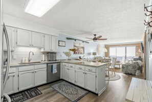 Interior - Kings View Villas C2- Oceanfront 1BR- Cherry Grove (North Myrtle Beach)