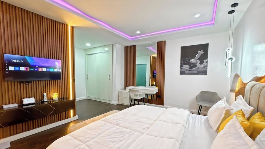 Jackson's Court And Apartment