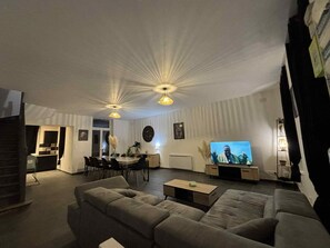 Living area - Large town house (Boulogne-sur-Mer)