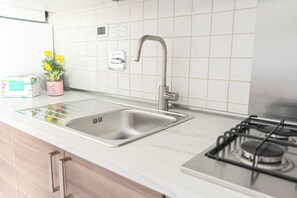 Kühlschrank, Mikrowelle, Geschirrspüler