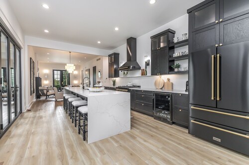 Stunning Family Friendly House in Dubuque, Iowa