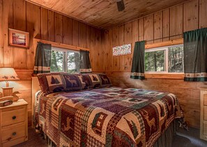 Huisje, meerdere bedden, patio (Bouchard - Timbers) | 3 slaapkamers, individueel gedecoreerd, individueel gemeubileerd