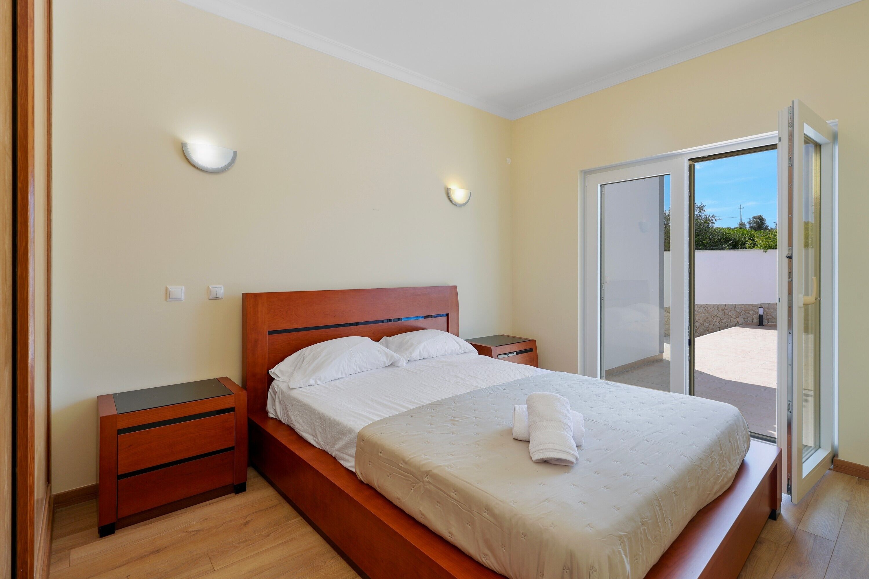 4 Schlafzimmer, Bügeleisen/Bügelbrett, WLAN, Bettwäsche