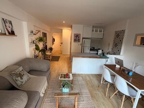 Living area - Design & light in Palermo/Colegiales | 1BR + balcony | WiFi + projector (Buenos Aires)