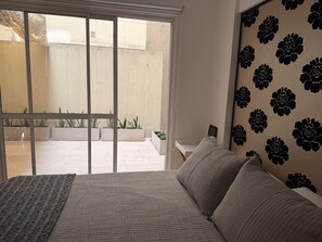 1 bedroom, iron/ironing board, WiFi, bed sheets - Design & light in Palermo/Colegiales | 1BR + balcony | WiFi + projector (Buenos Aires)