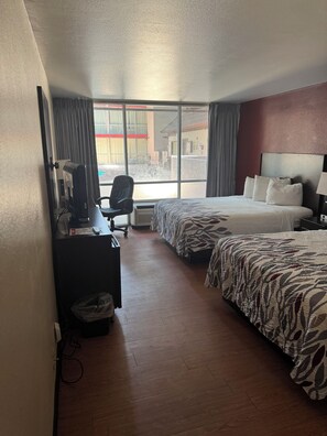 Blackout curtains, soundproofing, iron/ironing board, free WiFi - Lubbock Regency Inn (Lubbock)