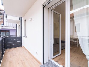 Balcony - GINO SUITES - Bilocali Luxury - Appartamenti vicini a Rho Fiera e Milano (Bollate)