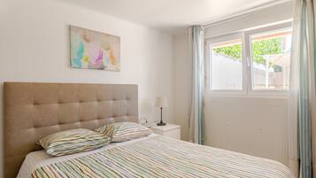 4 soverom, strykejern/-brett, wi-fi og sengetøy