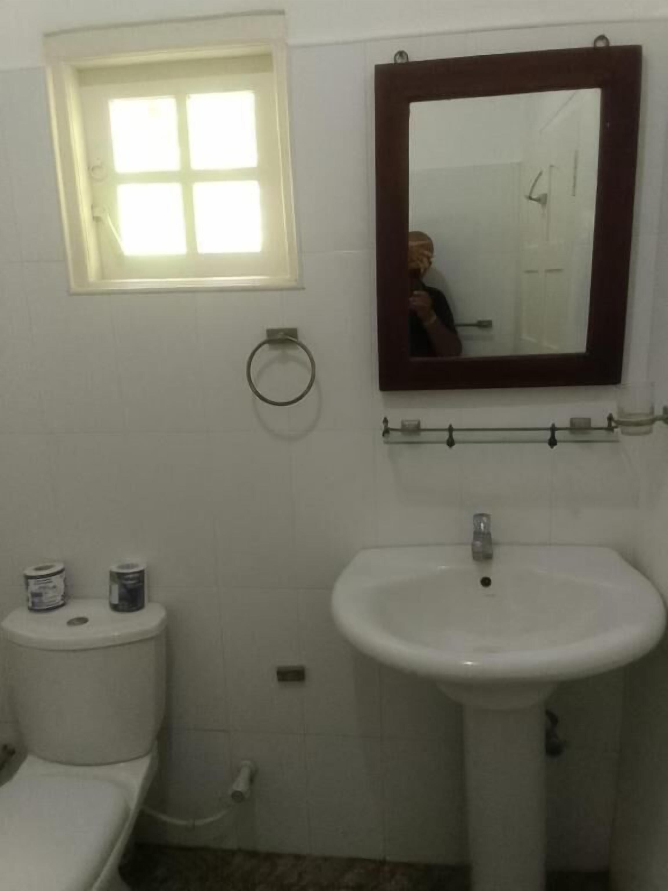 Standard dubbelrum - utsikt mot trädgården | Badrum