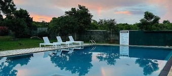 pavona lake hotel