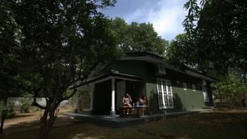 Standard-Doppelzimmer, Gartenblick | Unterkunftsgelände