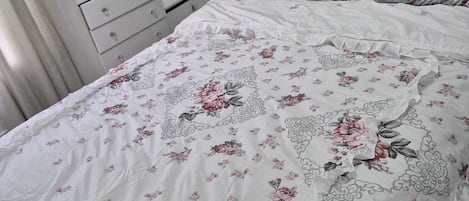 2 Schlafzimmer, Bügeleisen/Bügelbrett, Bettwäsche