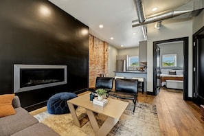 Smart TV - The Modern Loft at the foot of the Bighorns (Buffalo)