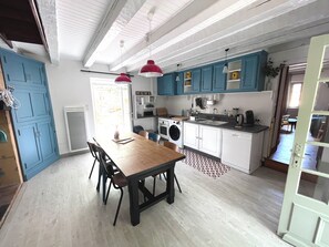 Private kitchen - House nestled in the trees - Near Sarlat and most beautiful sites (8/10 pers) (Veyrignac)